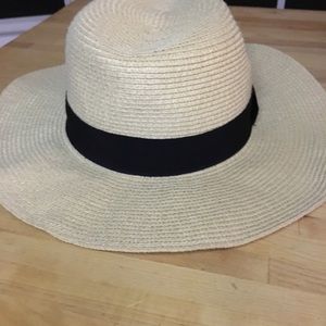 Banana Republic‎ Brimmed Hat